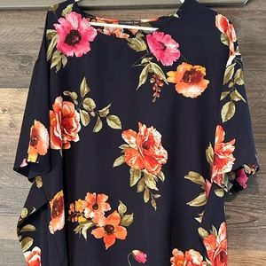 Beautiful Floral Blouse M